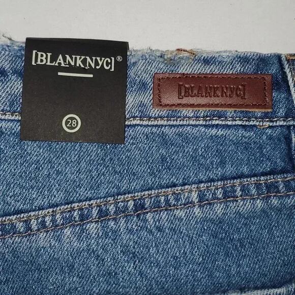 Blank NYC High Rise Ribcage Short NWT Size 28 - Picture 8 of 11